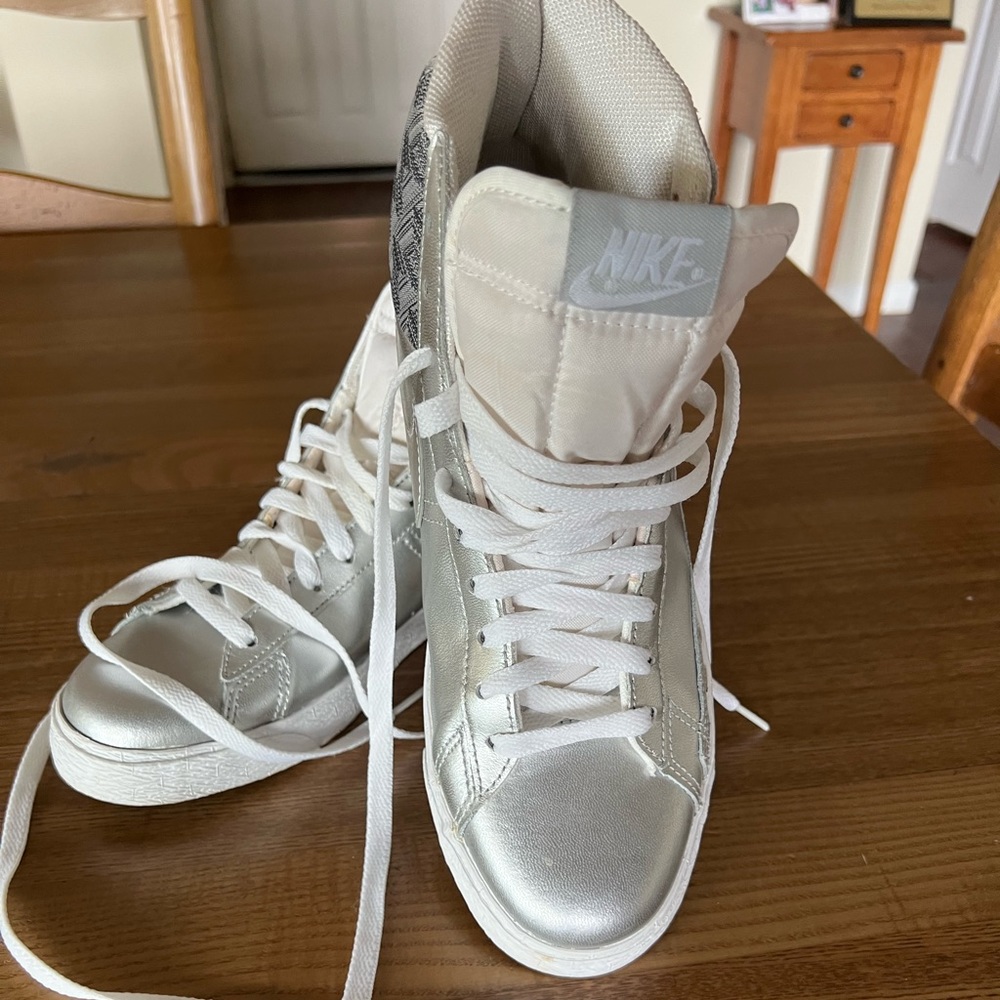 Mens high top Nike sneakers